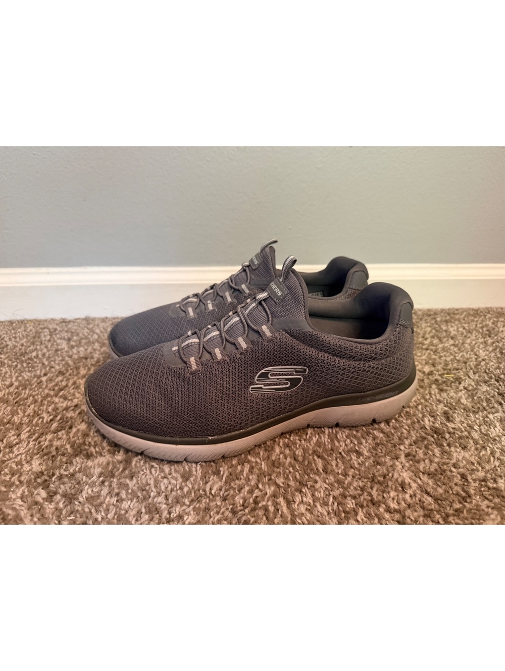 Skechers Summit Slip on Sneakers Men’s 9